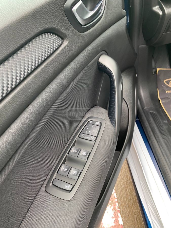 Renault Megane - фото 10