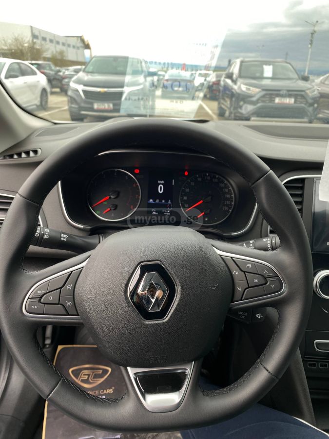 Renault Megane - фото 6