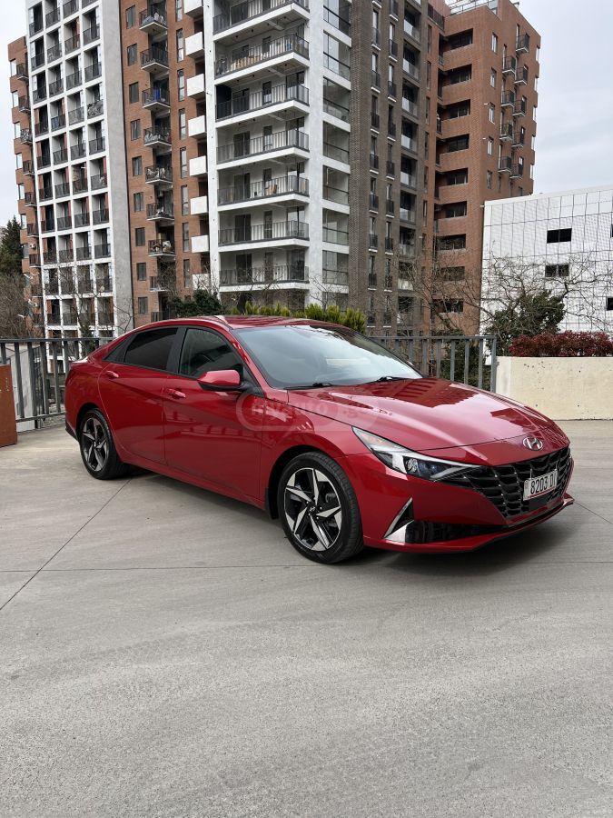 Hyundai Elantra - фото 1