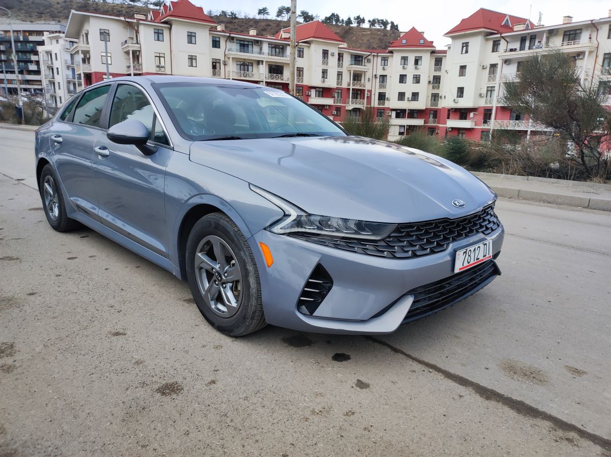 Kia K5 - фото 1