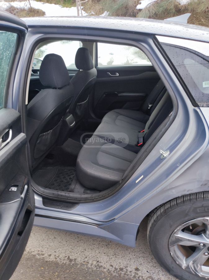 Kia K5 - фото 11