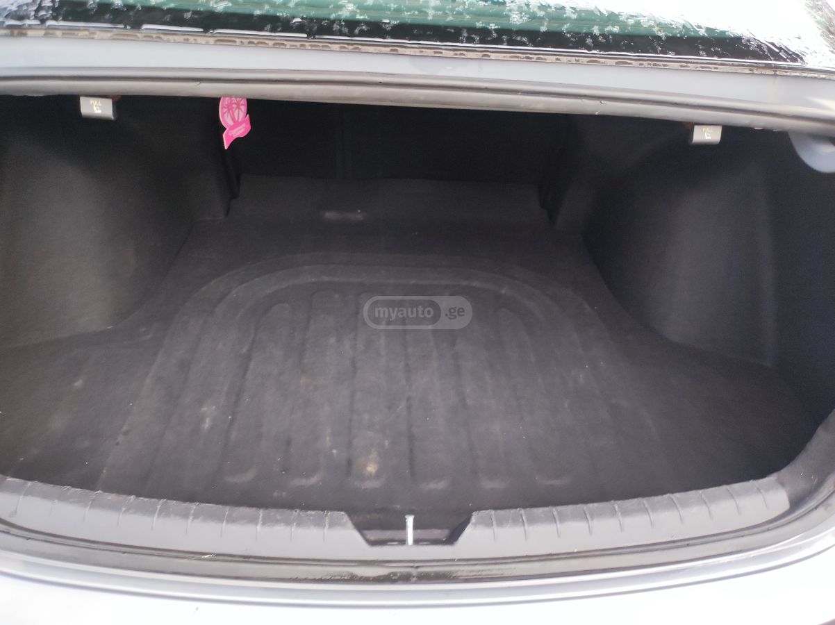 Kia K5 - фото 12