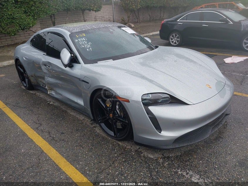 Porsche Taycan 4 S - фото 1