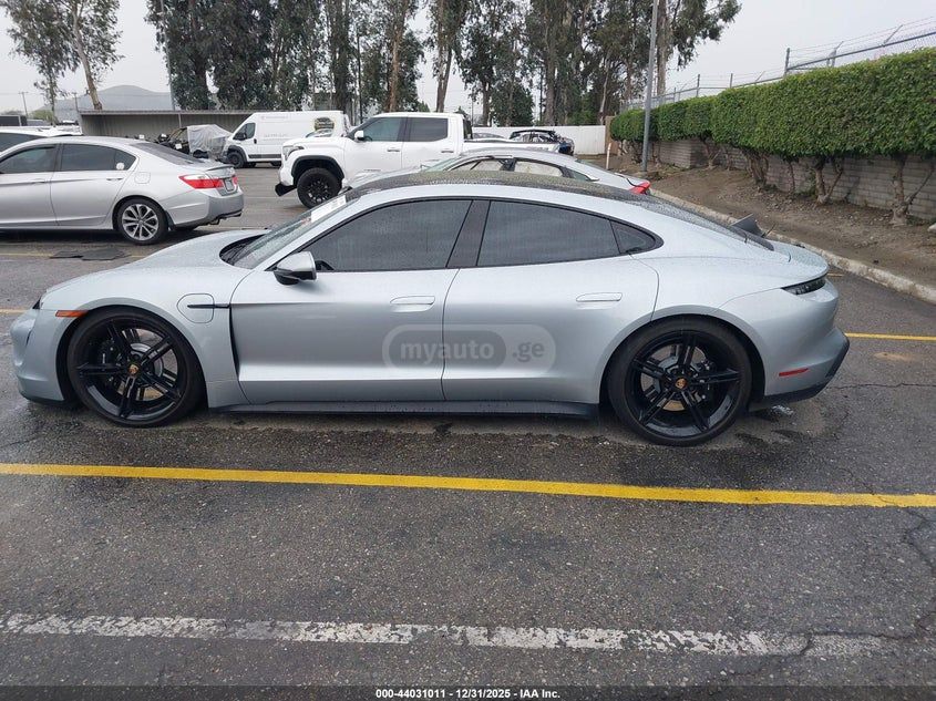 Porsche Taycan 4 S - фото 13