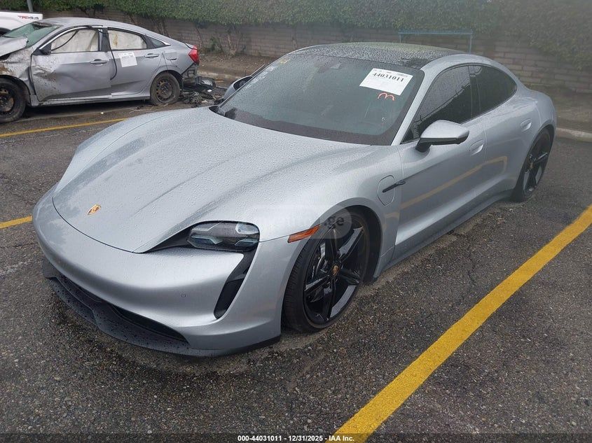 Porsche Taycan 4 S - фото 2