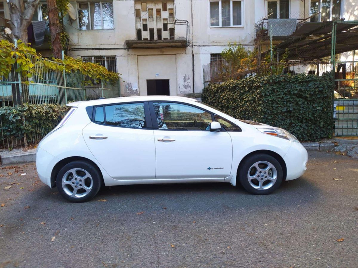 Nissan Leaf - фото 10