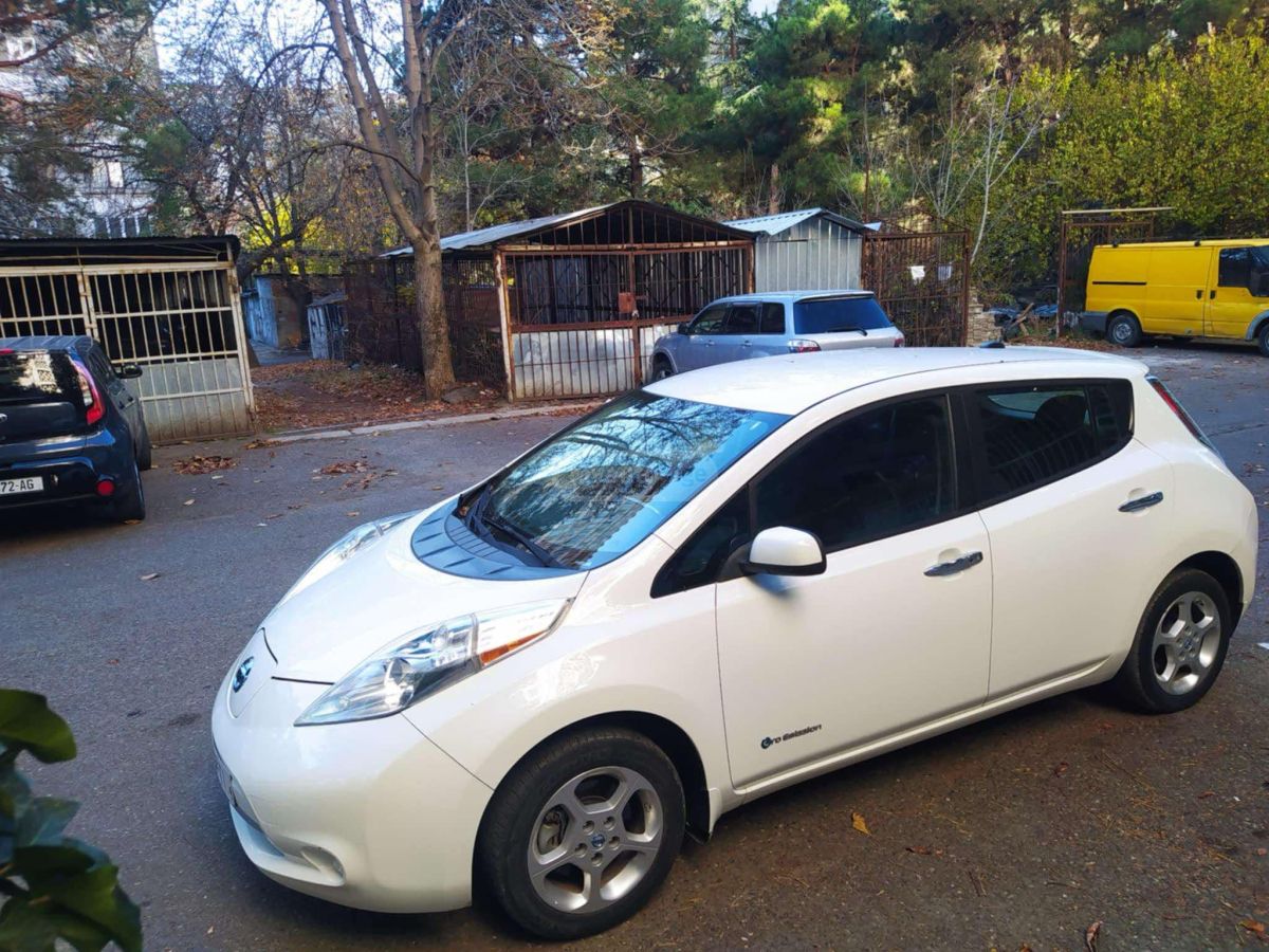 Nissan Leaf - фото 2