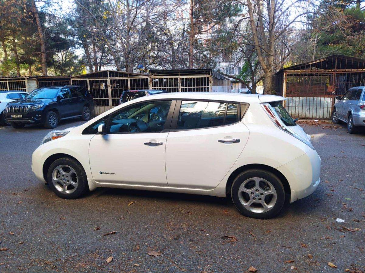 Nissan Leaf - фото 7