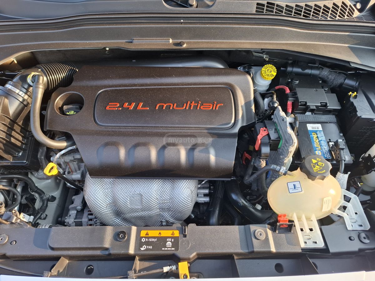 Jeep Renegade - фото 5