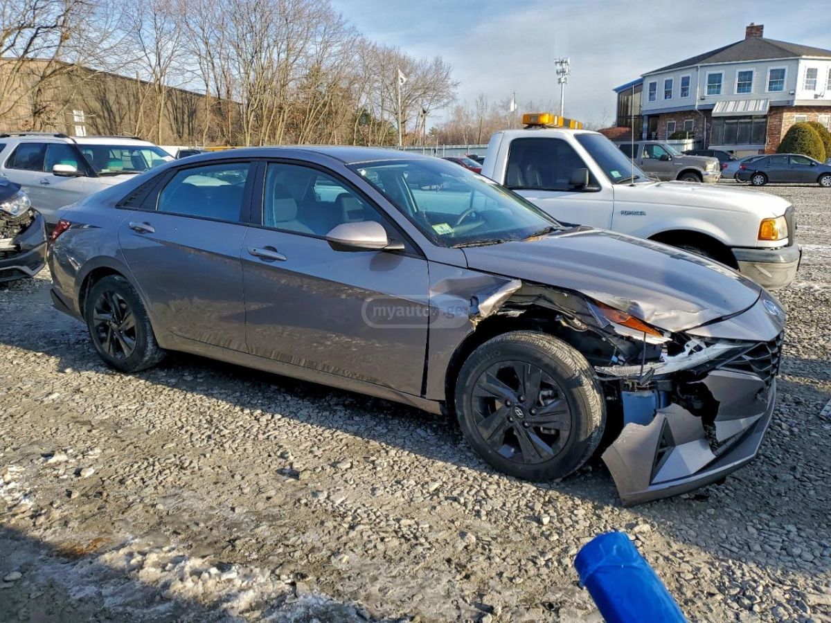 Hyundai Elantra - фото 4