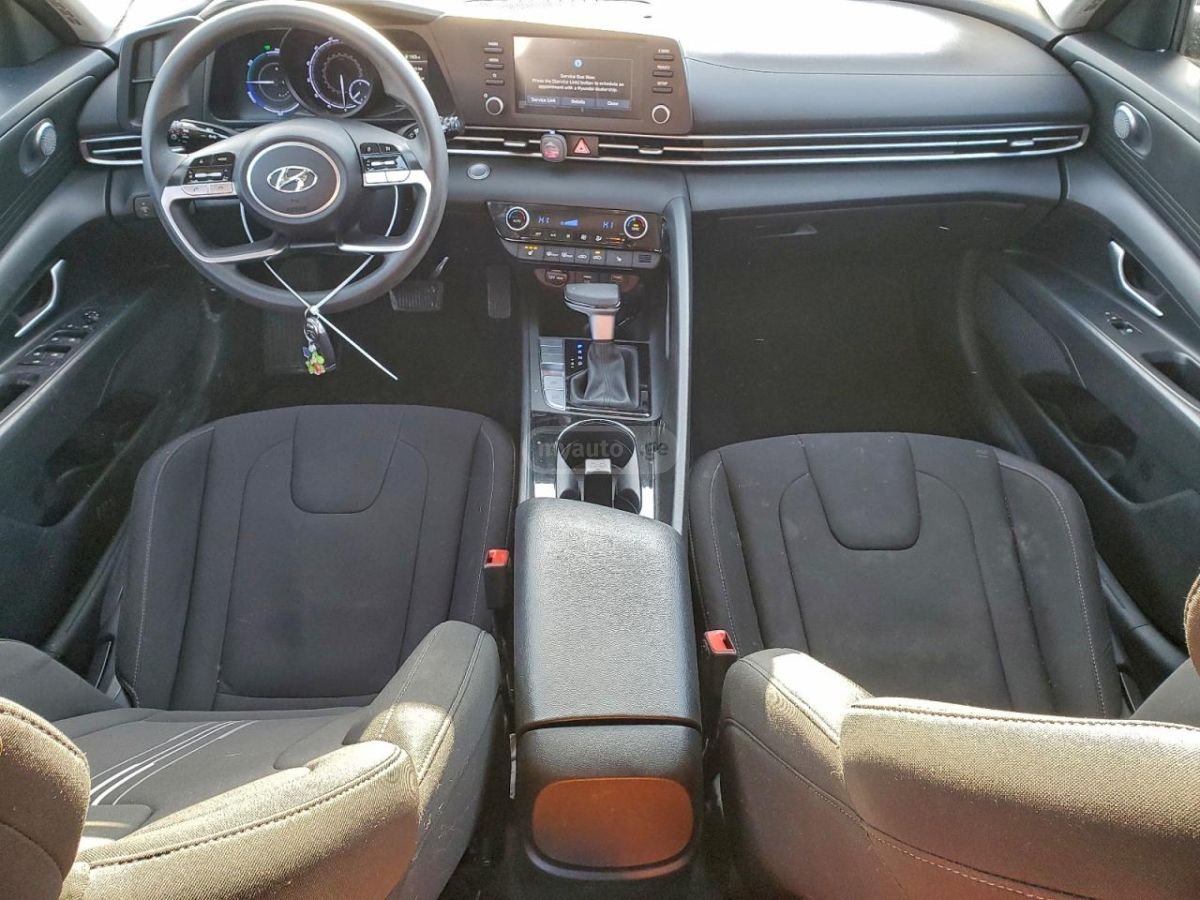 Hyundai Elantra - фото 8