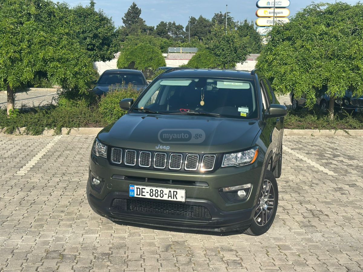 Jeep Compass - фото 1