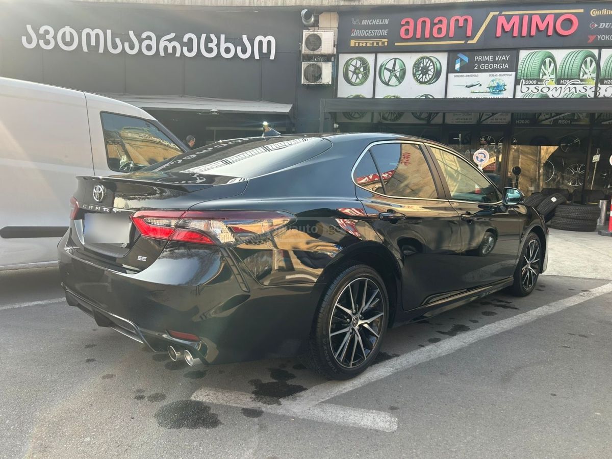 Toyota Camry - фото 4