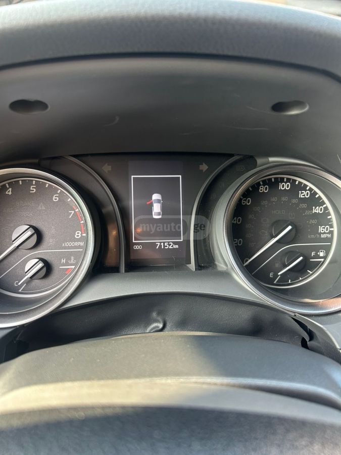 Toyota Camry - фото 5