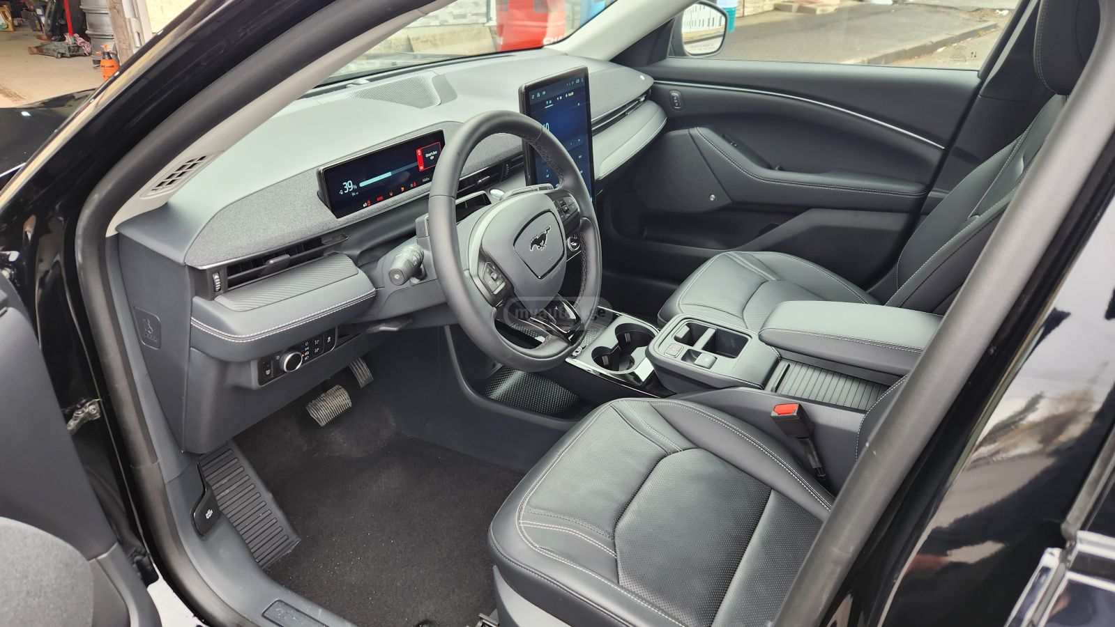 Ford Premium — миниатюра 5