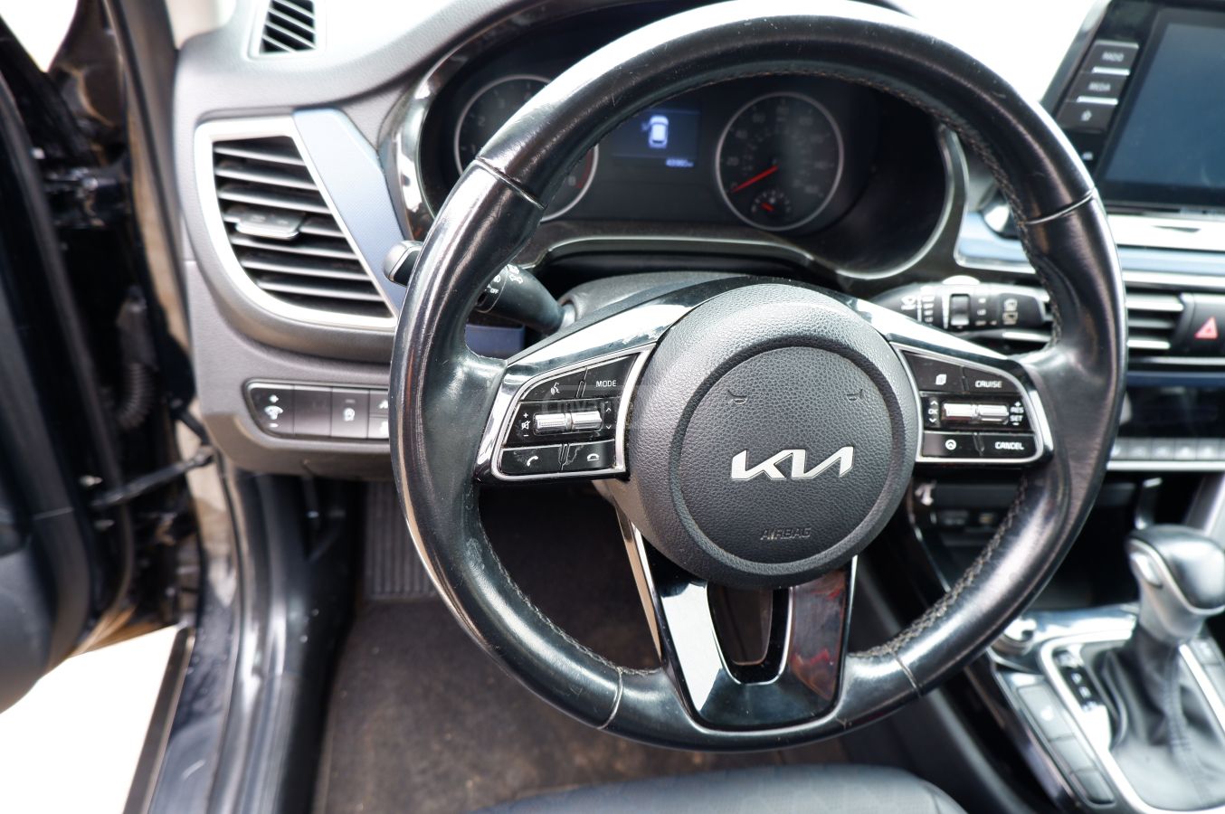 Kia Seltos 2022 — миниатюра 10