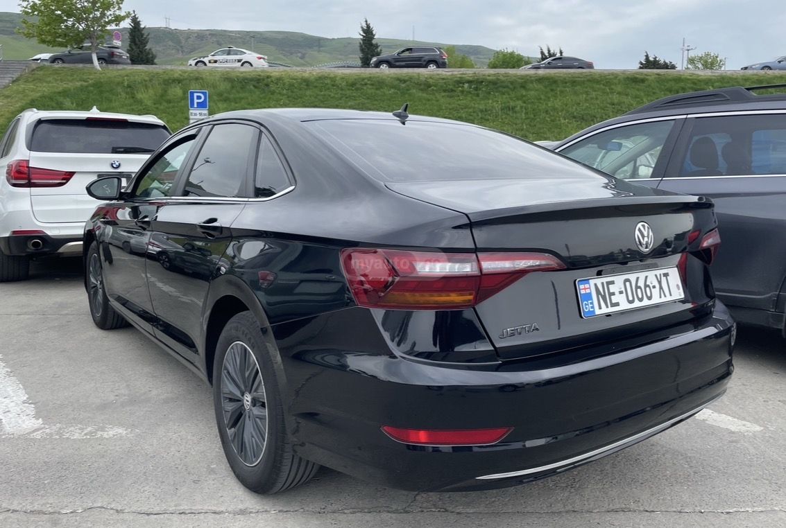 Volkswagen Jetta - фото 2