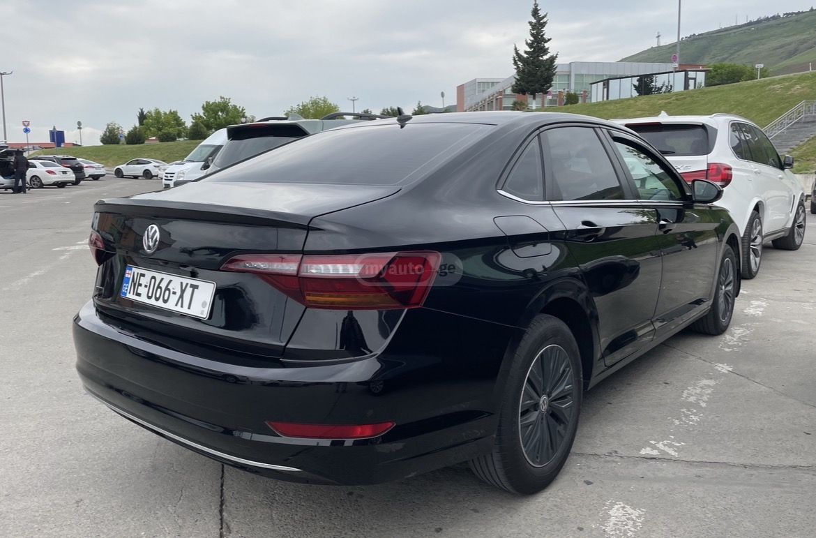 Volkswagen Jetta - фото 4