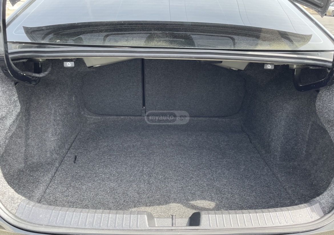 Volkswagen Jetta - фото 9