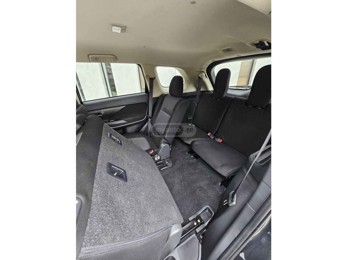 Mitsubishi Outlander - фото 10