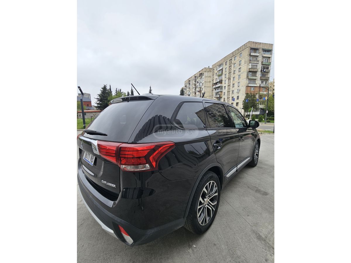 Mitsubishi Outlander - фото 5