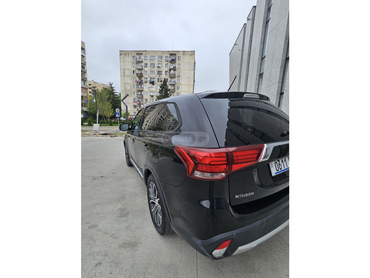 Mitsubishi Outlander - фото 6