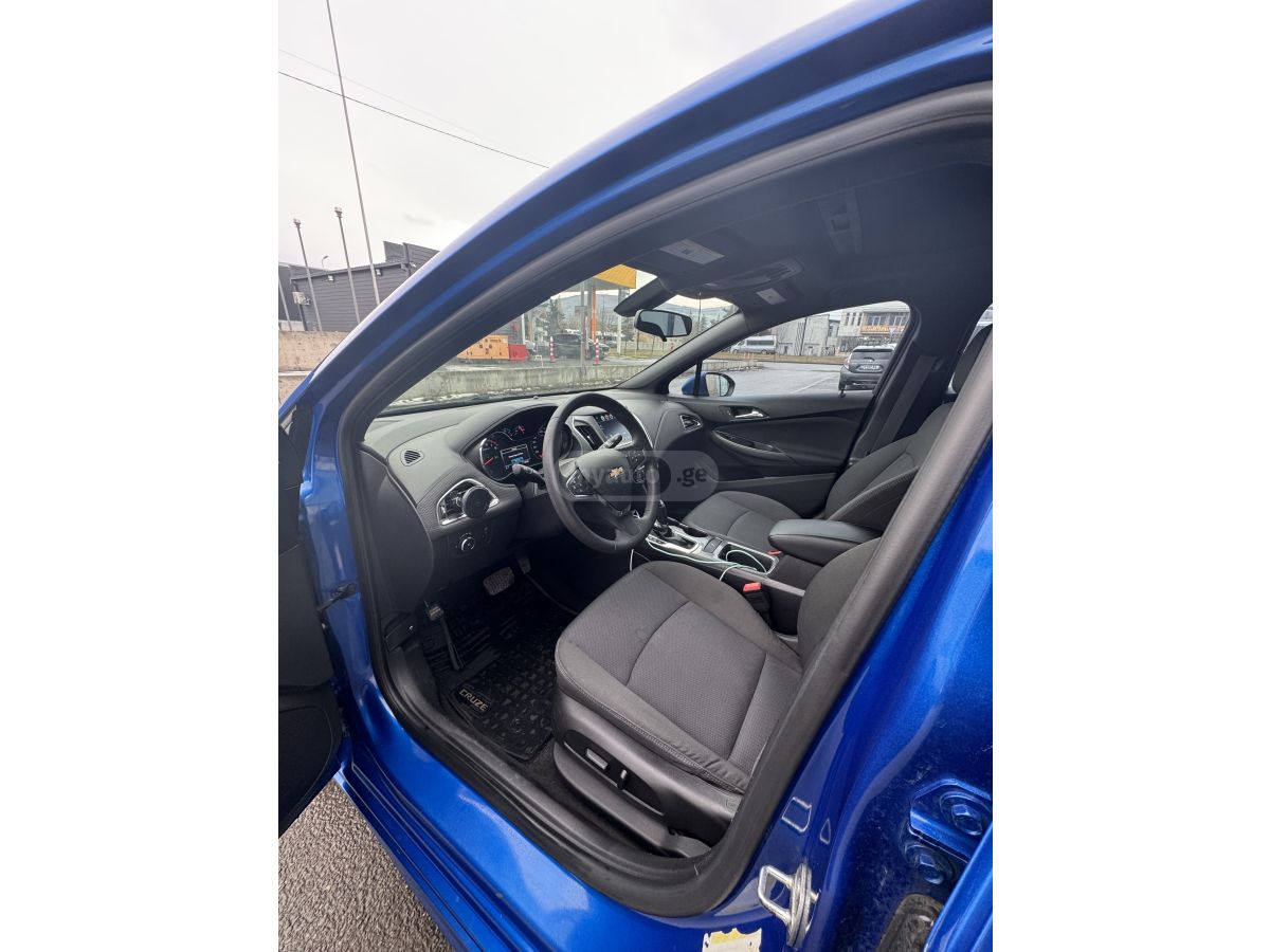 Chevrolet Cruze - фото 10