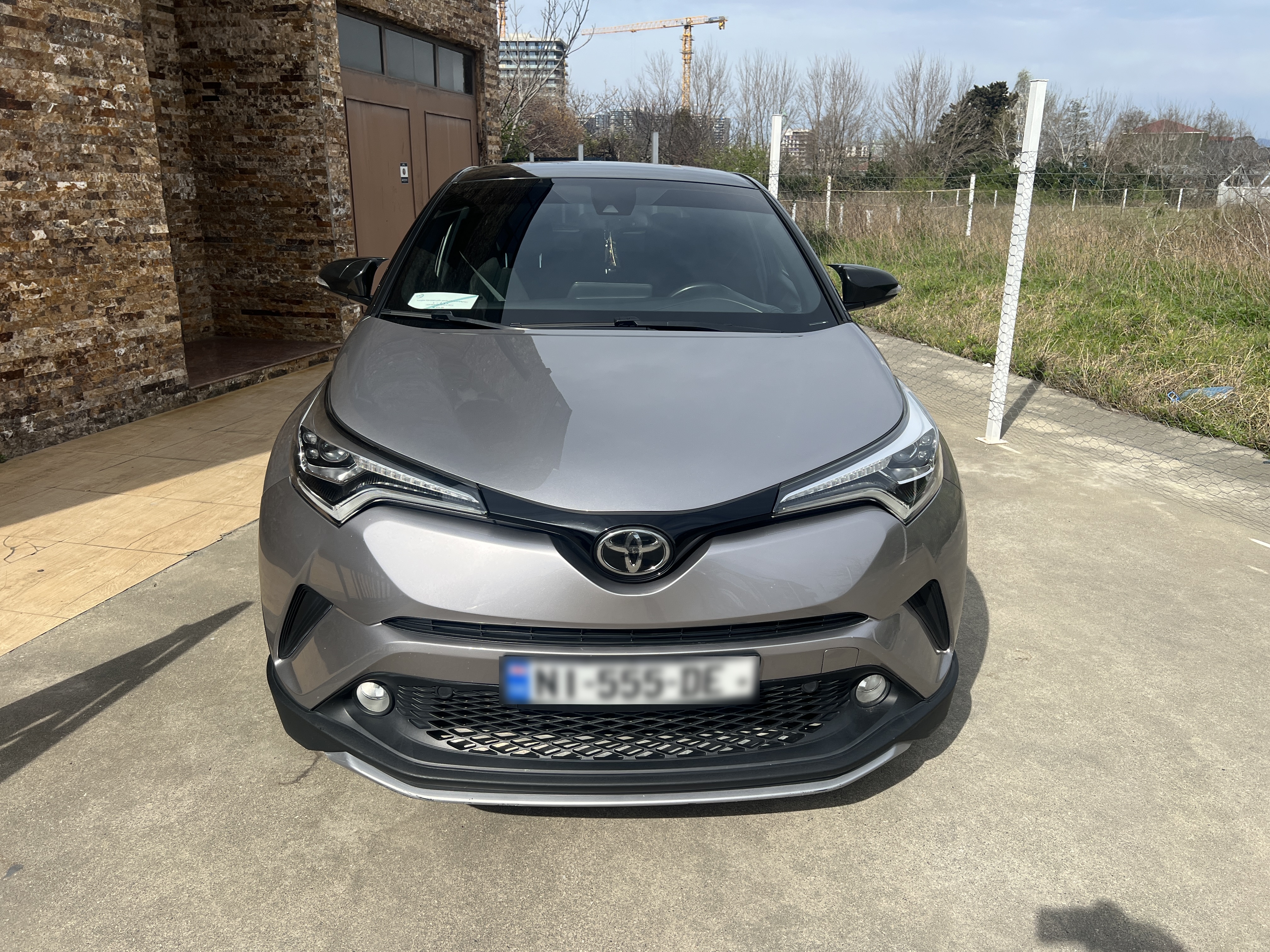 Toyota CHR - фото 1