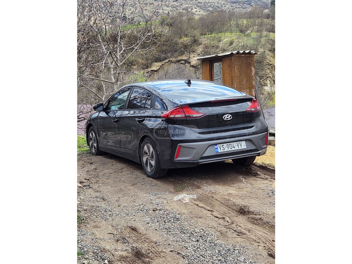 Hyundai Ioniq - фото 1