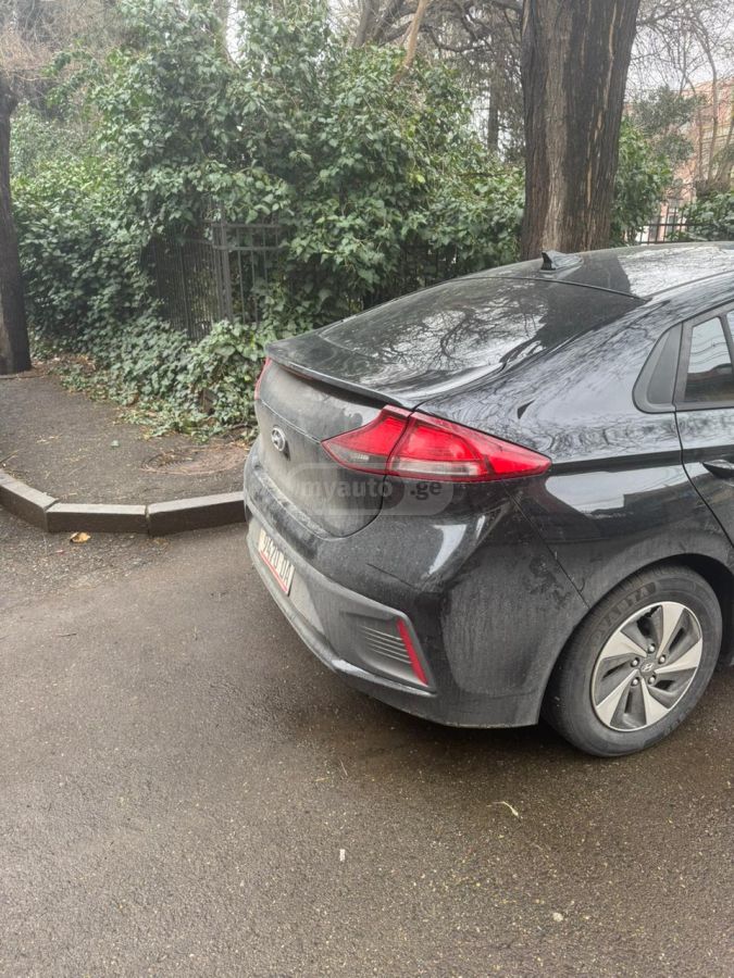 Hyundai Ioniq - фото 4