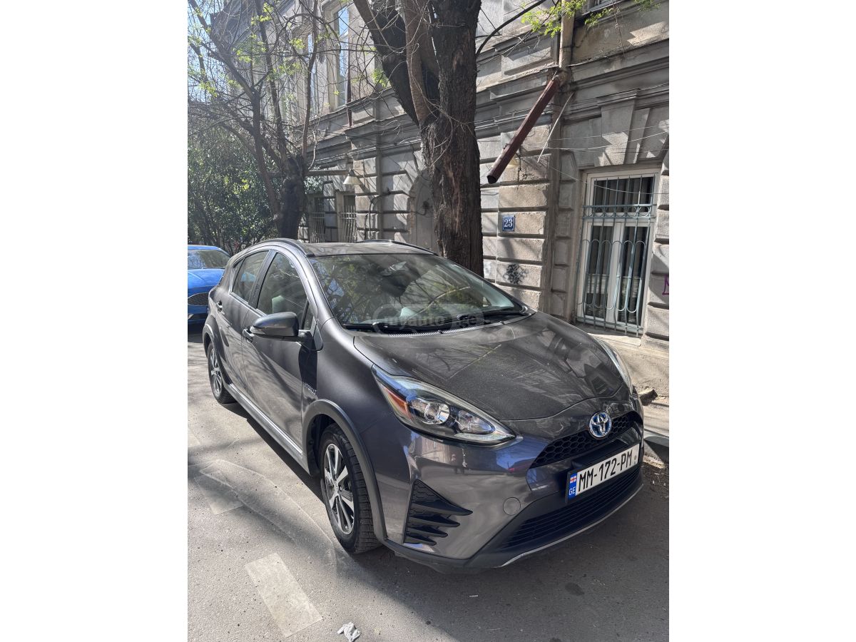 Toyota Prius C - фото 4