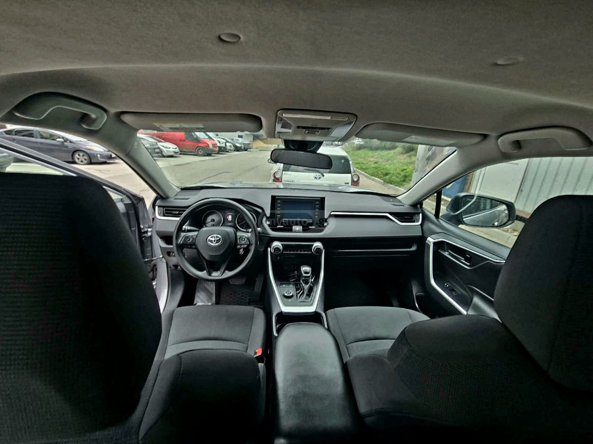 Toyota RAV 4 - фото 6