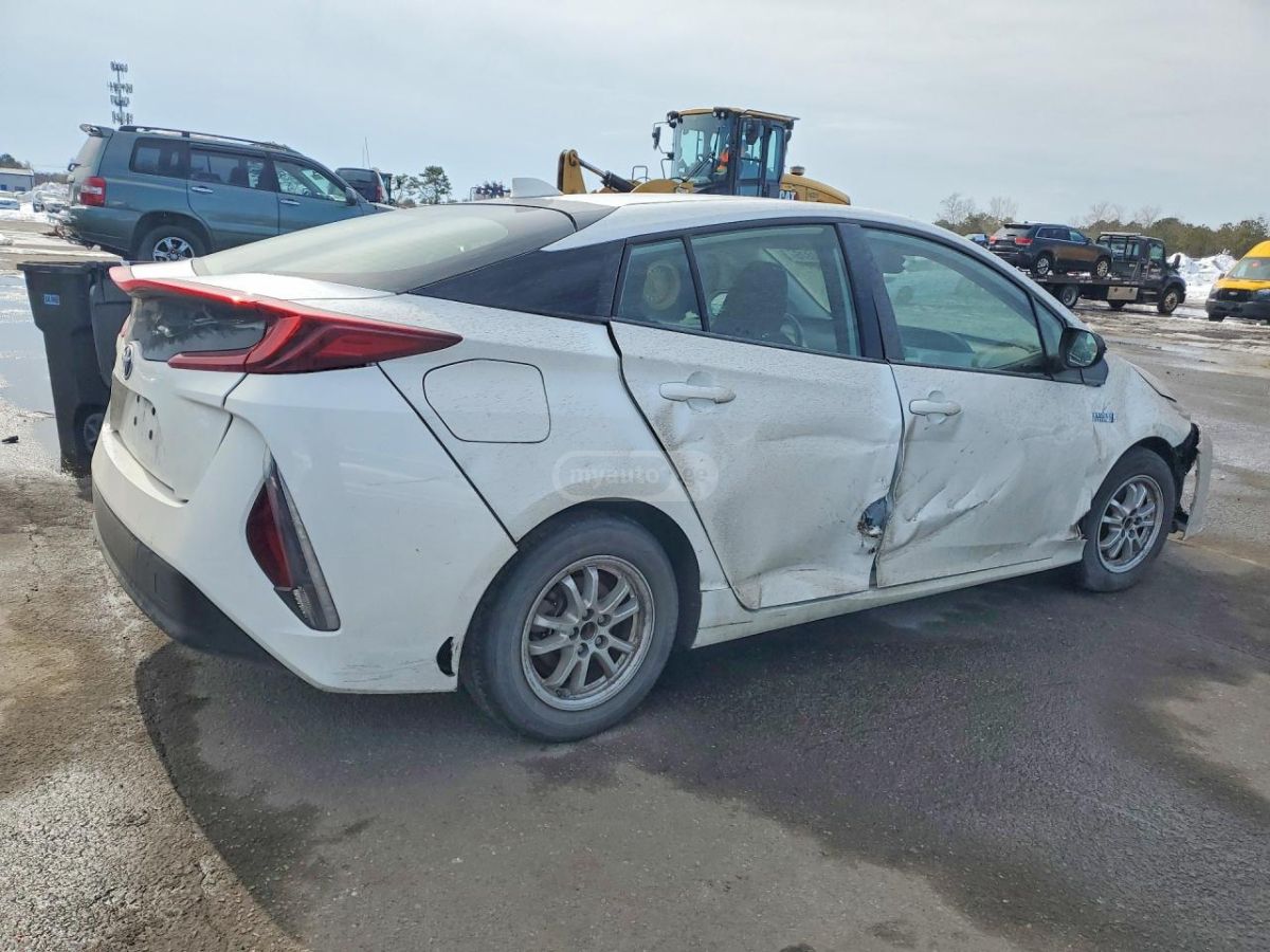 Toyota LE 5dr Front-Wheel Drive Hatch — миниатюра 3