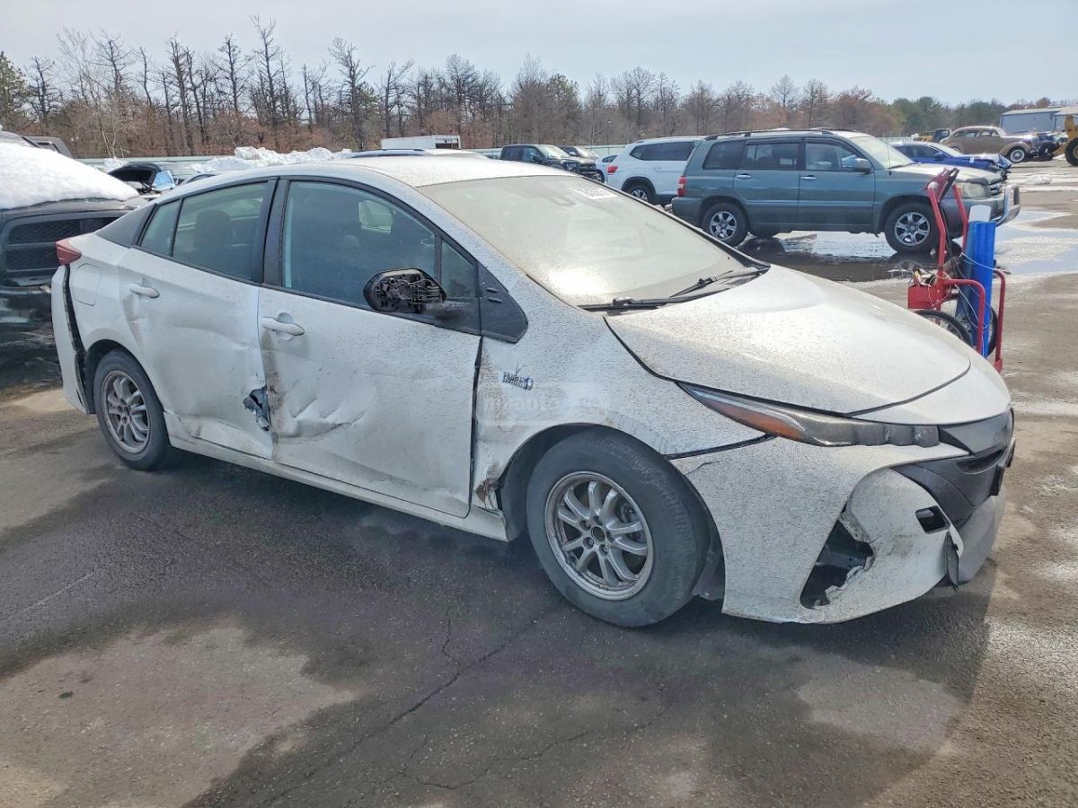 Toyota LE 5dr Front-Wheel Drive Hatch — миниатюра 4