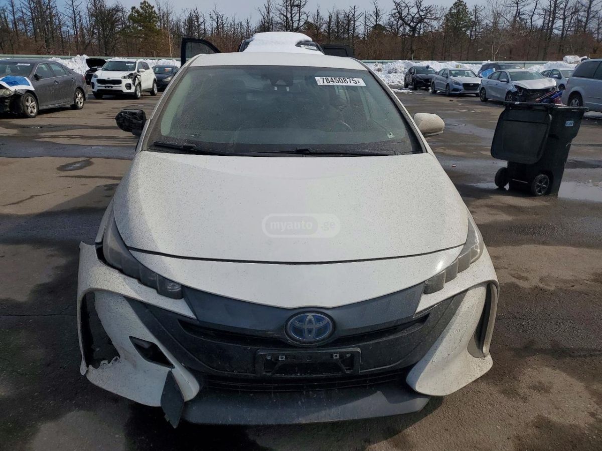 Toyota LE 5dr Front-Wheel Drive Hatch — миниатюра 5