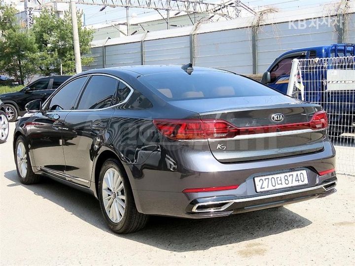 Kia Cadenza - фото 3