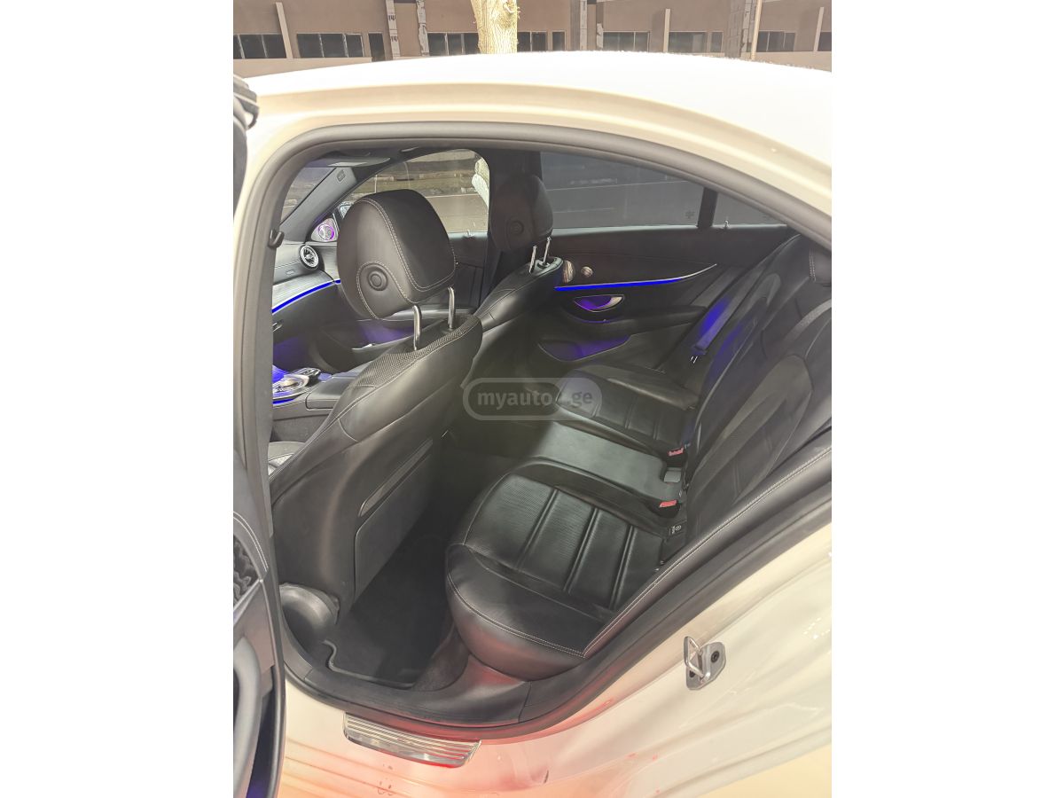 Mercedes-Benz E43 AMG - фото 11