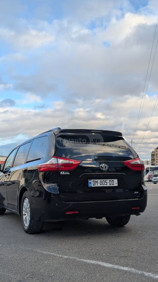 Toyota Sienna - фото 10