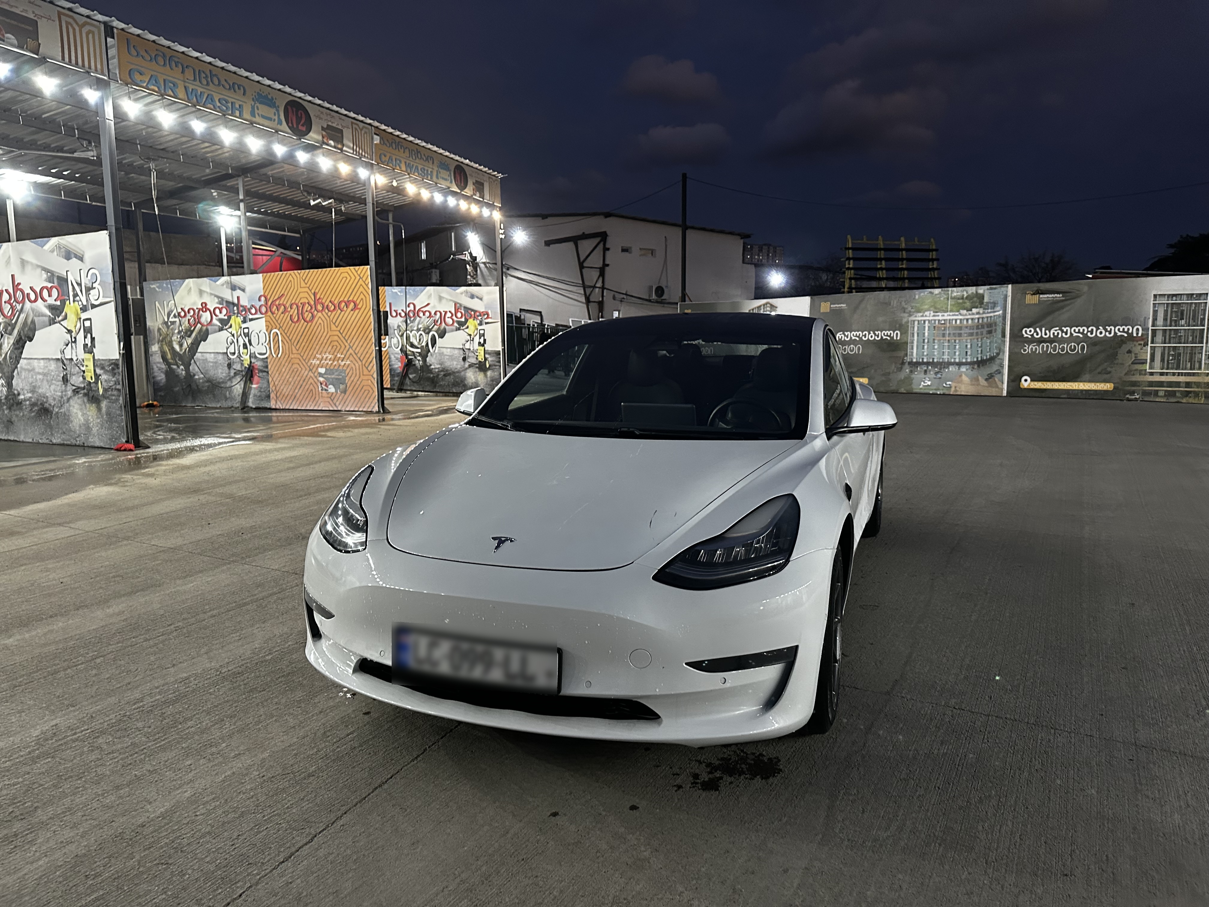 Tesla Model 3 - фото 1