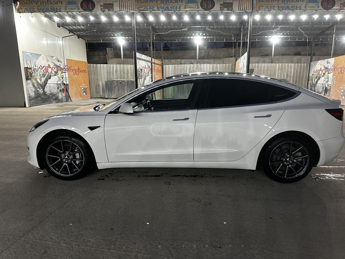 Tesla Model 3 - фото 3