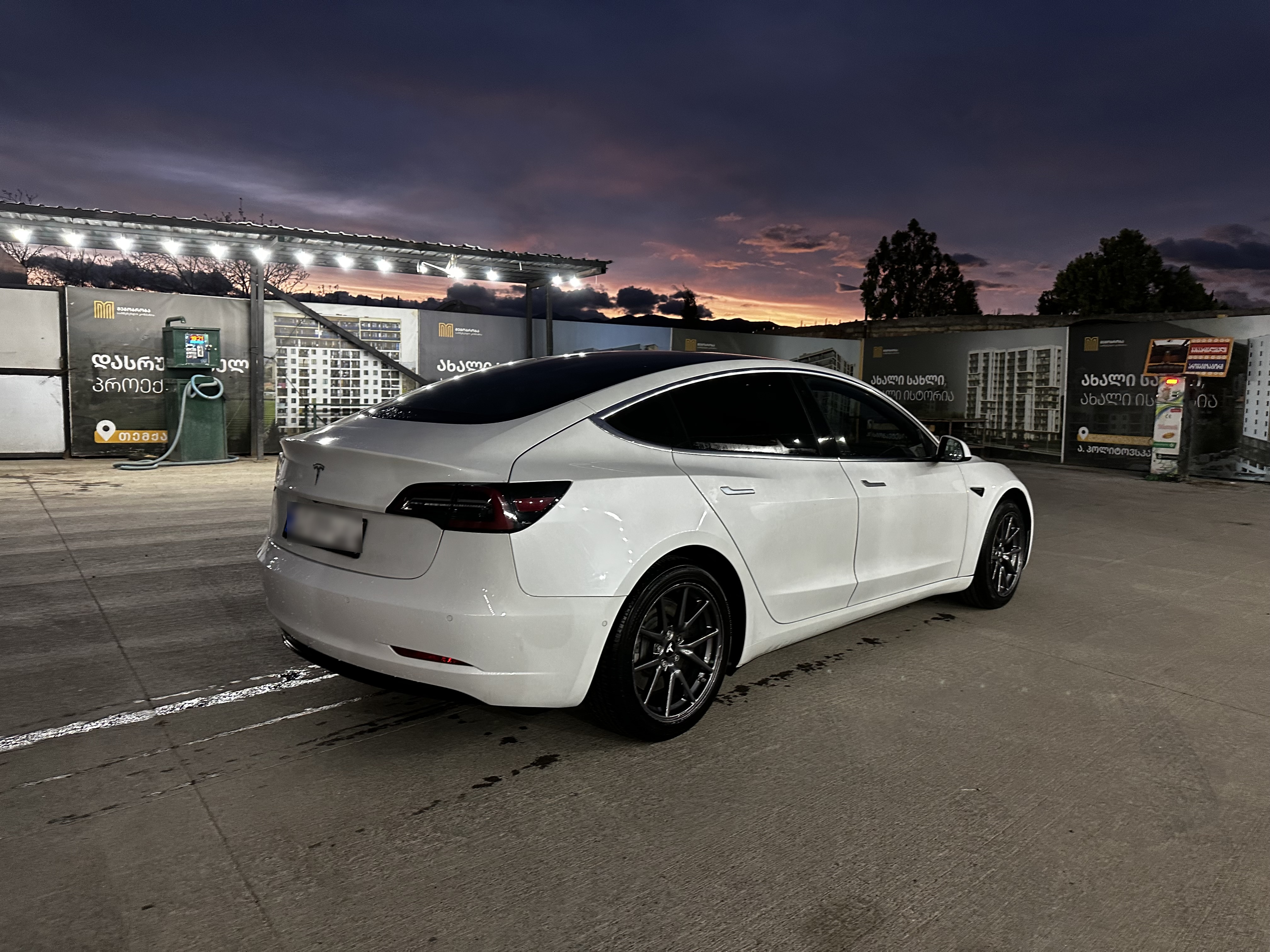 Tesla Model 3 - фото 5