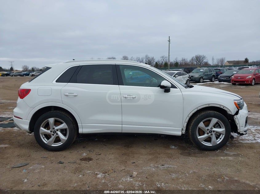 Audi Q3 - фото 13