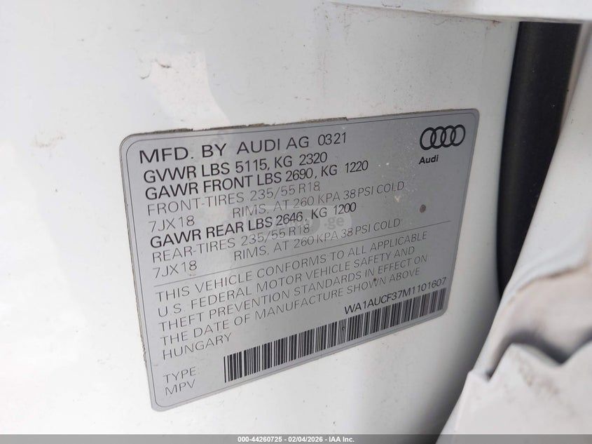 Audi Q3 - фото 9