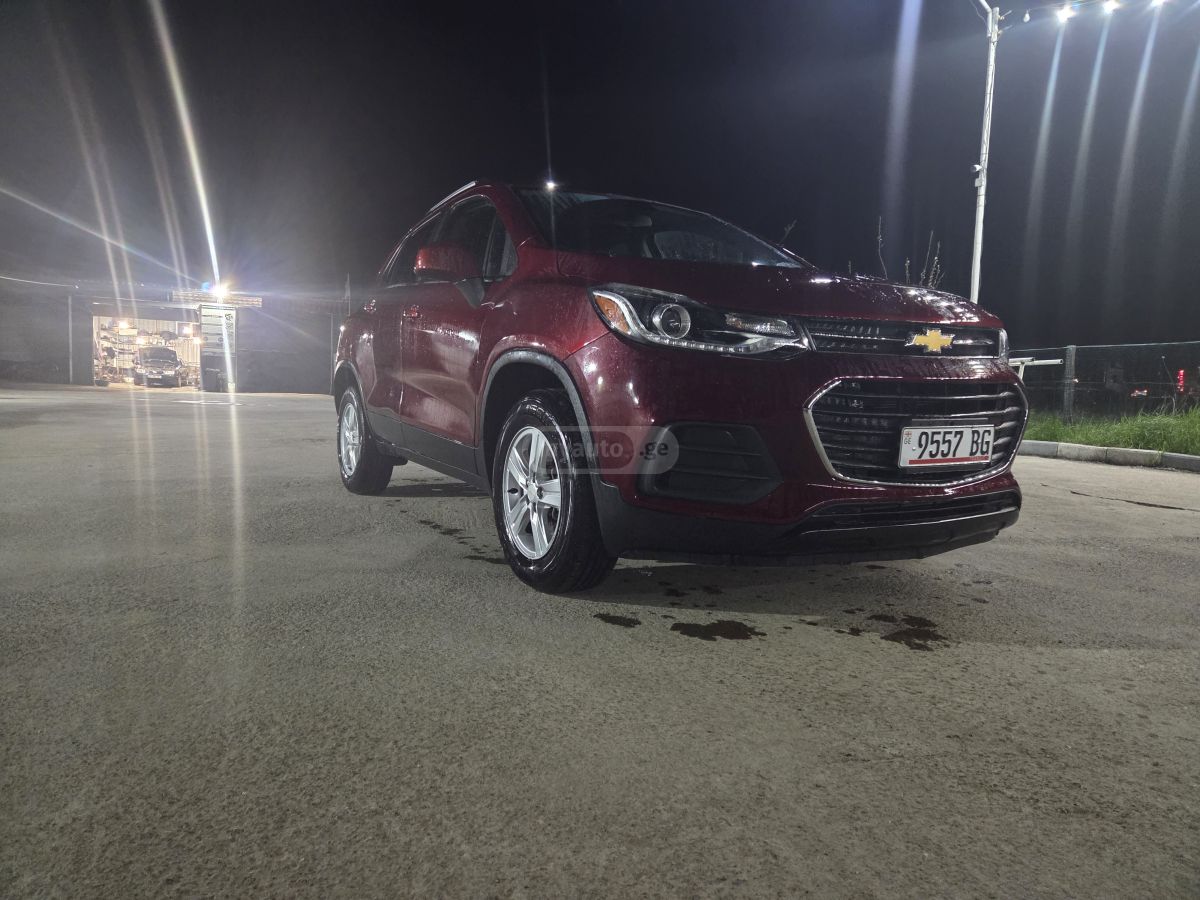 Chevrolet Trax - фото 1