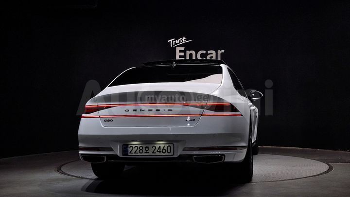 Hyundai Genesis 2025 — миниатюра 4