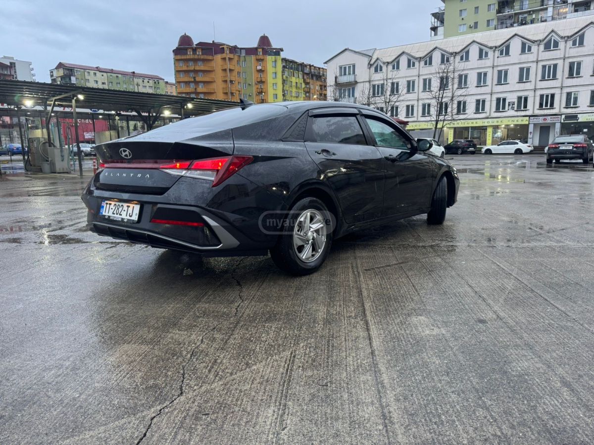 Hyundai Elantra - фото 10