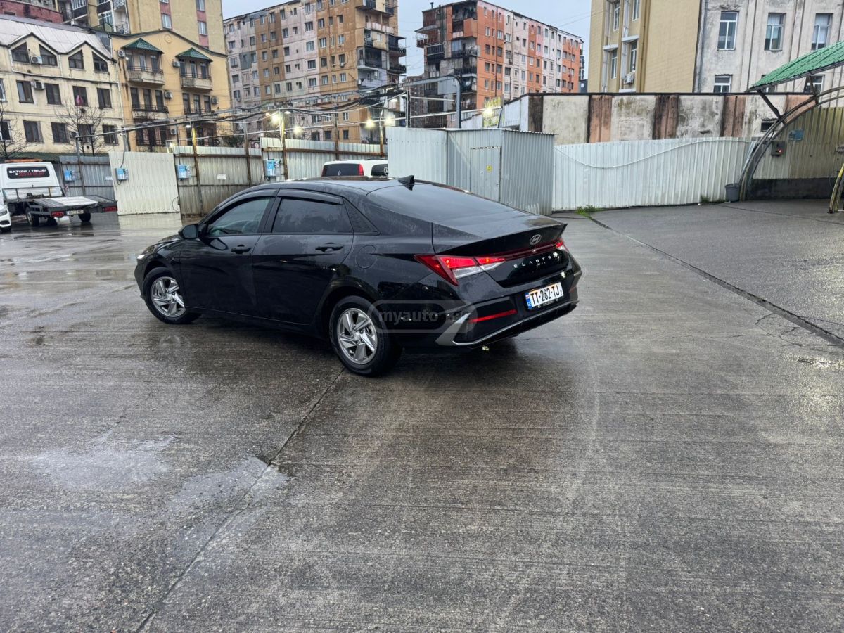 Hyundai Elantra - фото 11