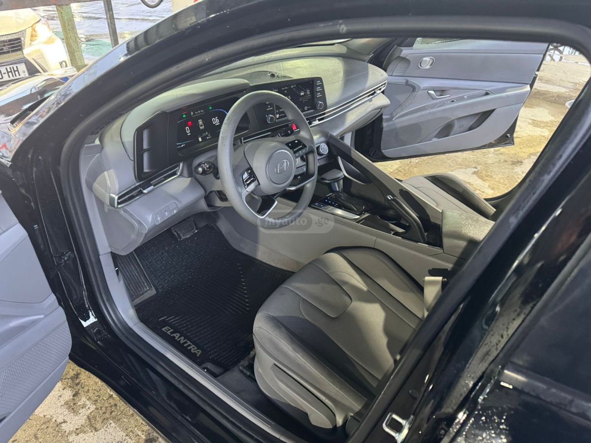 Hyundai Elantra - фото 9