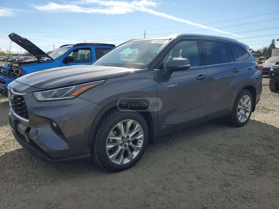 Toyota Highlander - фото 1