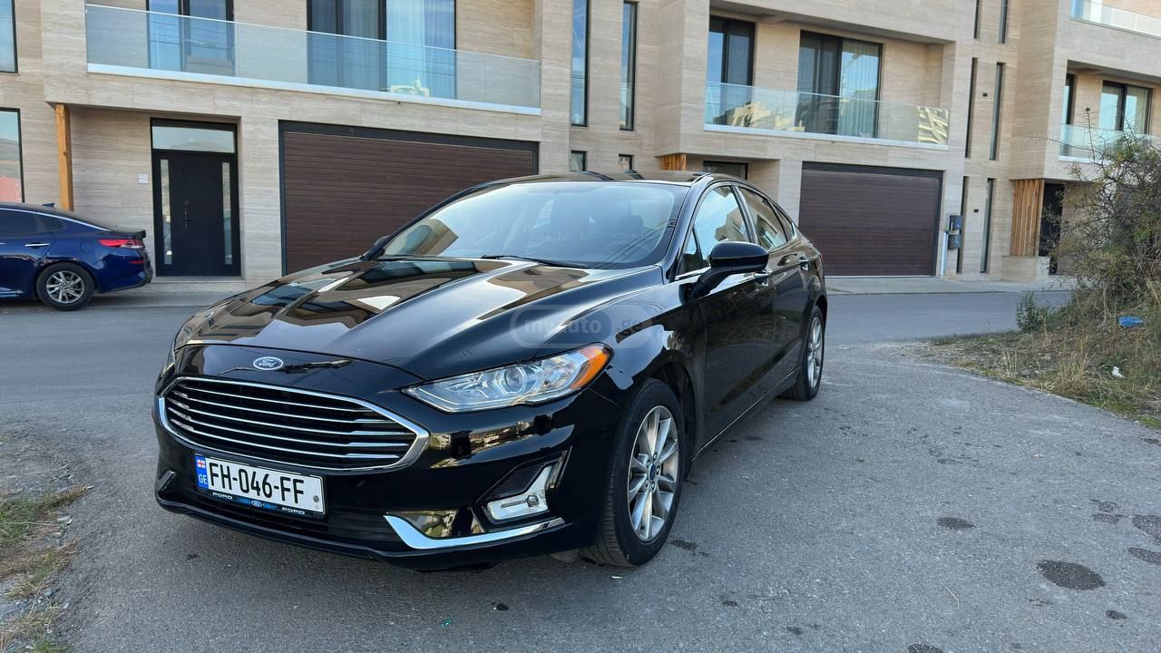 Ford Fusion - фото 1